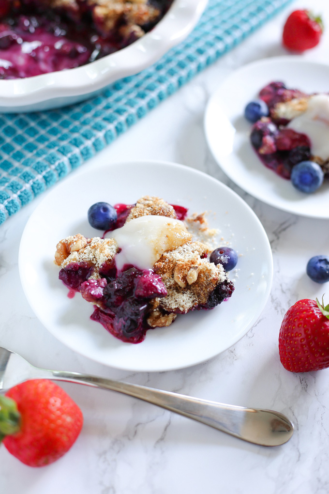 Mixed Berry Crumb Bake - This berry rich breakfast can be made as a healthy quick dessert too! Highly nutritious, naturally sweet, vegan and gluten free! NeuroticMommy.com #vegan #glutenfree #paleo