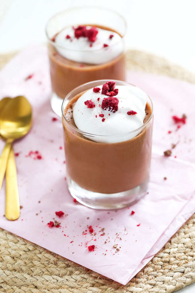 2 Ingredient Vegan Chocolate Mousse - Made with aquafaba this creamy & delicious treat is made with only 2 healthy ingredients. The perfect chocolate snack! NeuroticMommy.com #vegansnacks #veganmousse, #chocolatemousse, #aquafaba