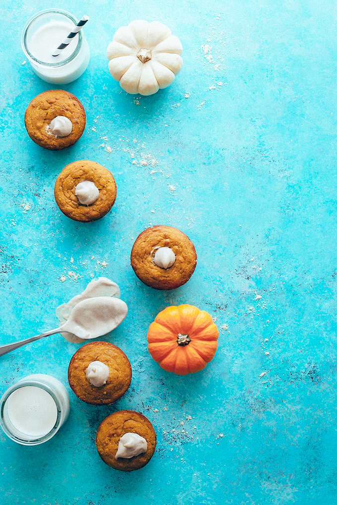 Maple Corn Muffins with Pumpkin Spice Cashew Cream Filling - Maple Corn Muffins with Pumpkin Spice Cashew Cream Filling - Healthy corn muffins full of flavor with hints of maple and pecan, they're perfect for fall. NeuroticMommy.com #veganmuffins #cornmuffins #pumpkin