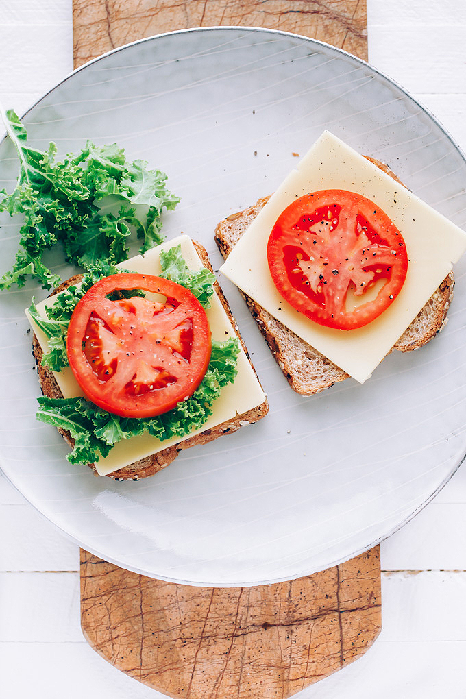 Super Cheesy Vegan Grilled Cheese - A gloriously gooey grilled cheese making this the ultimate sandwich at home the whole family will be sure to devour! NeuroticMommy.com #veganlunches #vegansandwiches