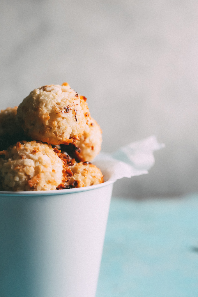 Vegan Coconut Macaroons - Dipped in dark chocolate, these are full of healthy fats and sweetened with monk fruit. A perfect fat bomb for keto. Neuroticmommy.com #vegan #keto #snacks