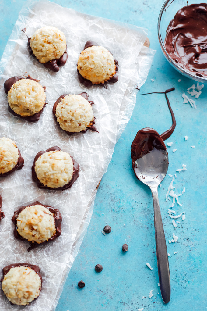 Vegan Coconut Macaroons - Dipped in dark chocolate, these are full of healthy fats and sweetened with monk fruit. A perfect fat bomb for keto. Neuroticmommy.com #vegan #keto #snacks