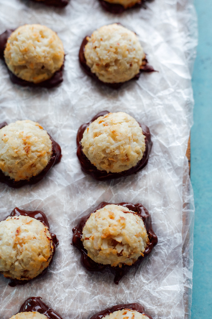 Vegan Coconut Macaroons - Dipped in dark chocolate, these are full of healthy fats and sweetened with monk fruit. A perfect fat bomb for keto. Neuroticmommy.com #vegan #keto #snacks