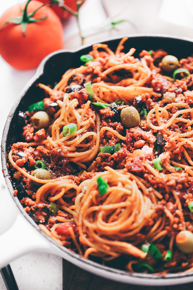 Vegan Taco Spaghetti - Spaghetti with all the delicious vegan cheesy taco fixings, an easy weeknight dinner, and super quick clean up! NeuroticMommy.com #vegan #vegantacos