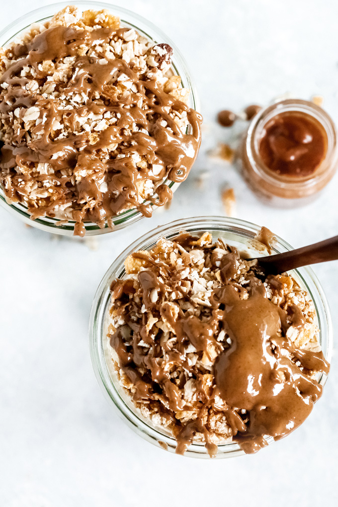 Vegan Salted Caramel Blended Oats is a fun way to spruce things up for breakfast all while keeping it super tasty and healthy. Dazzled with salted caramel made from almond butter, this creamy deliciousness is what you need to fuel up you and your kids day! NeuroticMommy.com #vegan #blendedoats