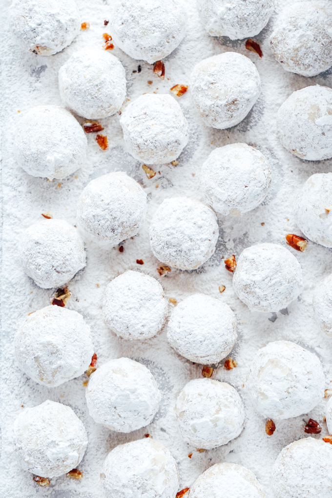Vegan Snowball Cookies - Buttery and delicious pecan shortbread cookies coated in powered sugar. The perfect addition to your cookie boxes and holiday gatherings. NeuroticMommy.com #vegan #christmascookies #cookies 