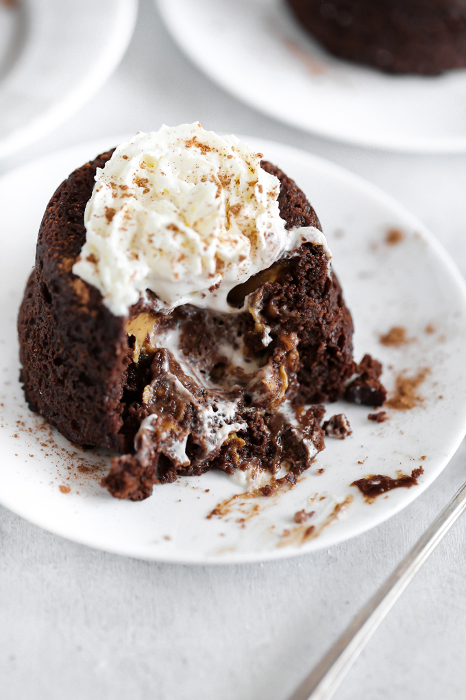 Vegan Keto Chocolate Peanut Butter Lava Cake - This is what real love looks like with an ooey, gooey peanut buttery center, this low carb chocolate decadence is the perfect keto treat. NeuroticMommy.com #veganketo #keto 