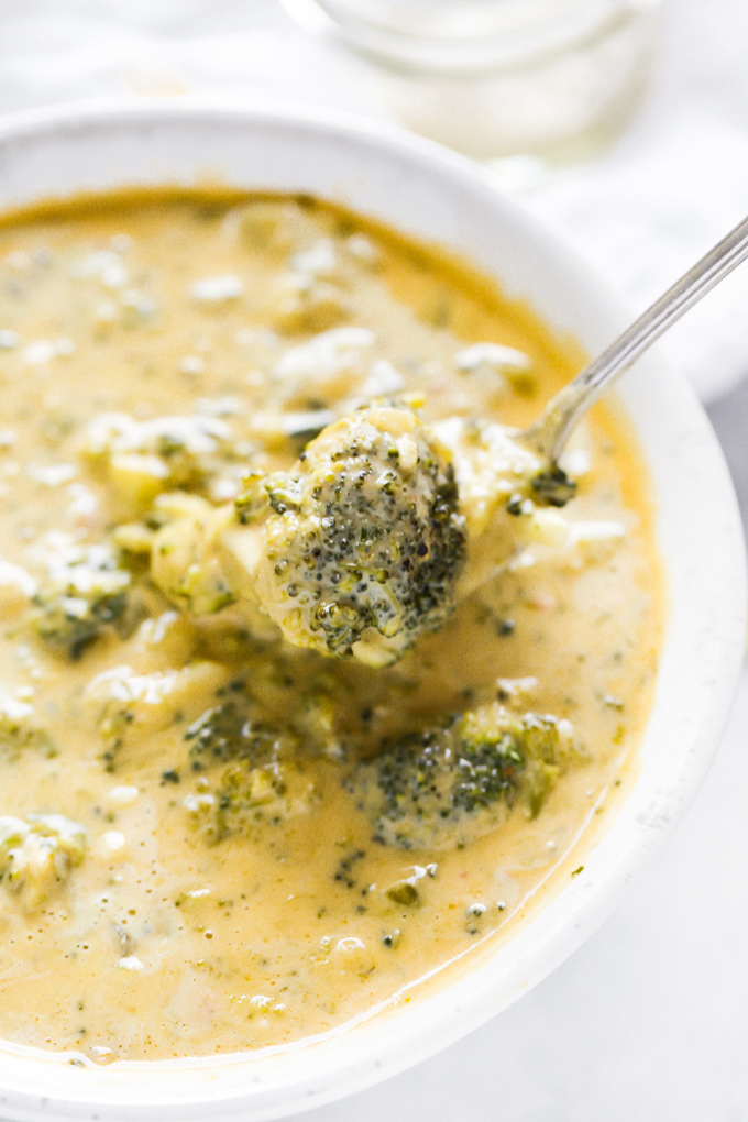 Vegan Broccoli Cheddar Soup - Cozy, warming and loaded with healing foods like broccoli, celery, and cashews. So creamy and full of cheddar flavor! NeuroticMommy.com #vegan #soup