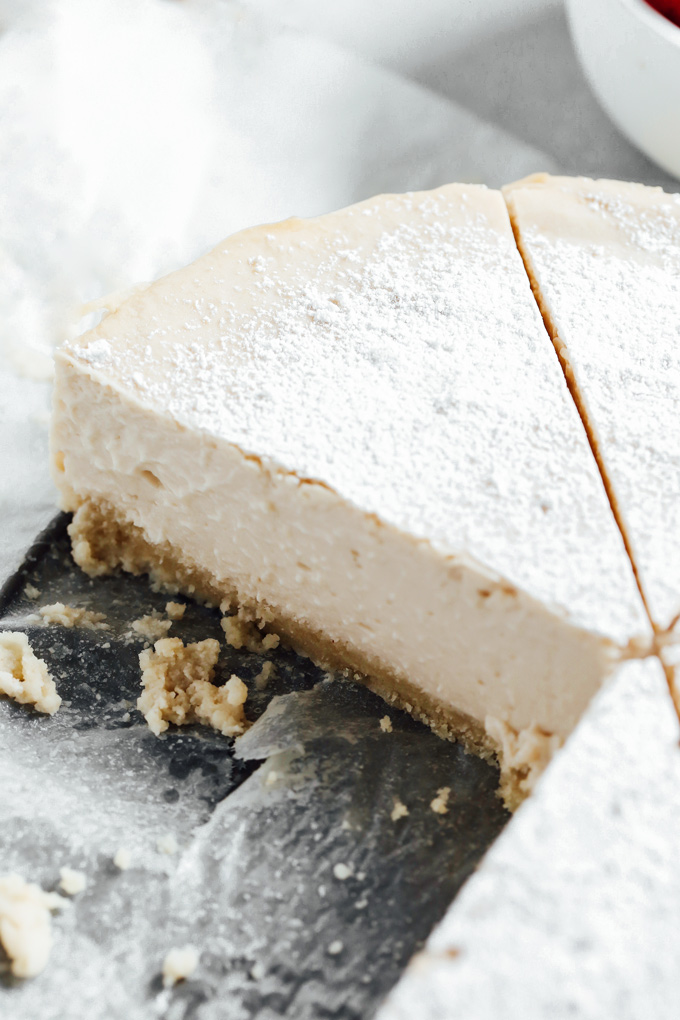 Vegan Keto Classic Style Cheesecake - A creamy plain cheesecake with a delicious buttery crust. Super easy and will be eaten by anyone, it's that good. Neuroticmommy.com #vegan #veganketo #cheesecake #christmas #holidays