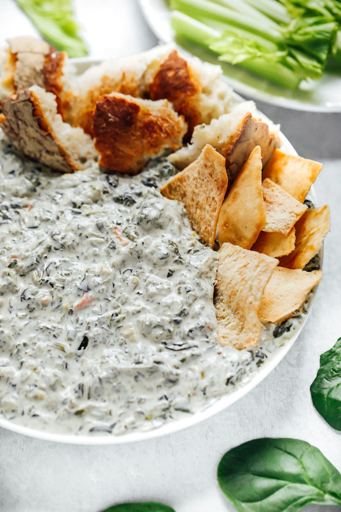 A creamy irresistable party perfect spinach dip that will always win the hearts of your family and friends. NeuroticMommy.com #vegan #Christmas #spinachdip