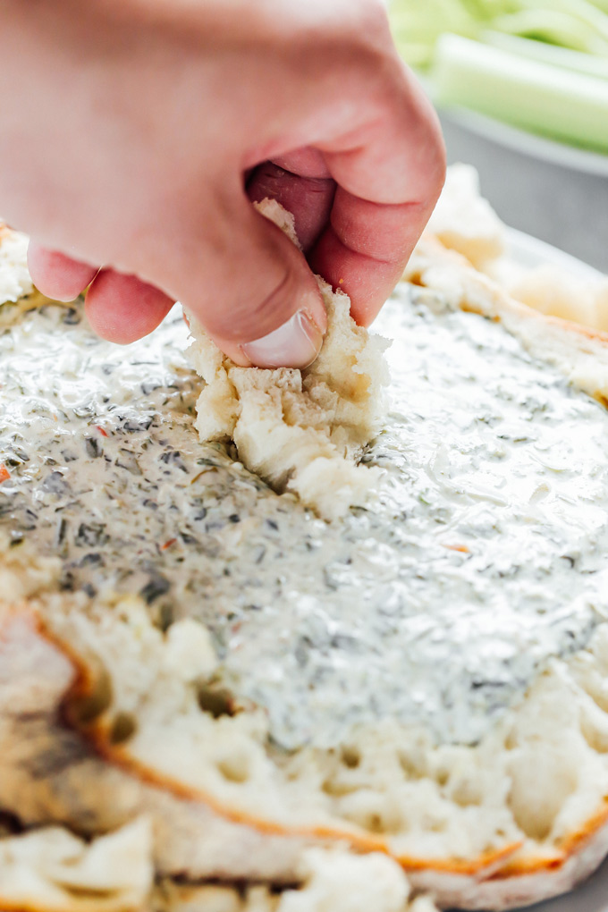 A creamy irresistable party perfect spinach dip that will always win the hearts of your family and friends. NeuroticMommy.com #vegan #Christmas #spinachdip