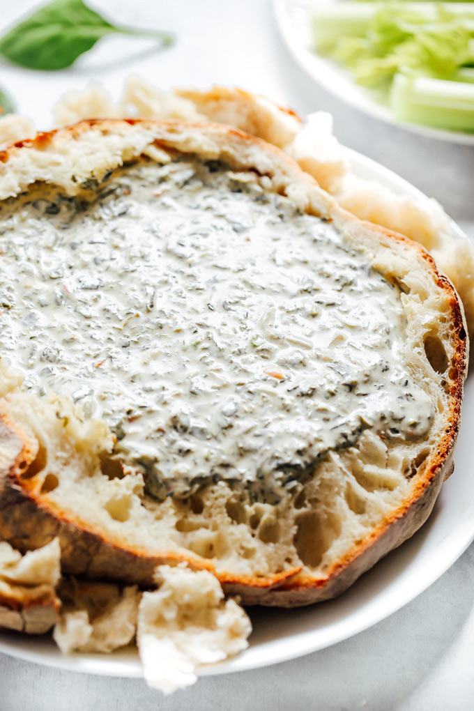 A creamy irresistable party perfect spinach dip that will always win the hearts of your family and friends. NeuroticMommy.com #vegan #Christmas #spinachdip