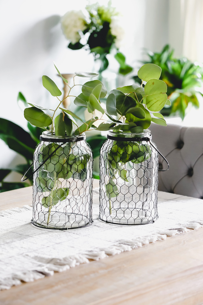 Hanging Eucalyptus in your Shower looks so pretty, spa like, but not only that, it provides a sense of peace and tranquility along with other healing properties. Think anti-stress, energizing and decongesting benefits. NeuroticMommy.com #wellness #healing #eucalyptus