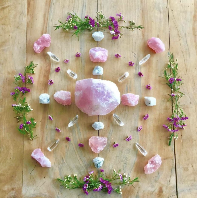 10 POWERFUL WAYS TO MANIFEST WITH CRYSTALS